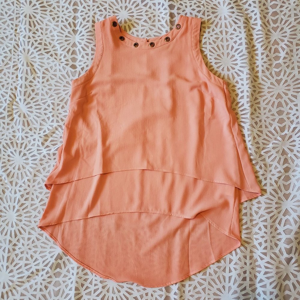 Peach flowy top with grommets EUC